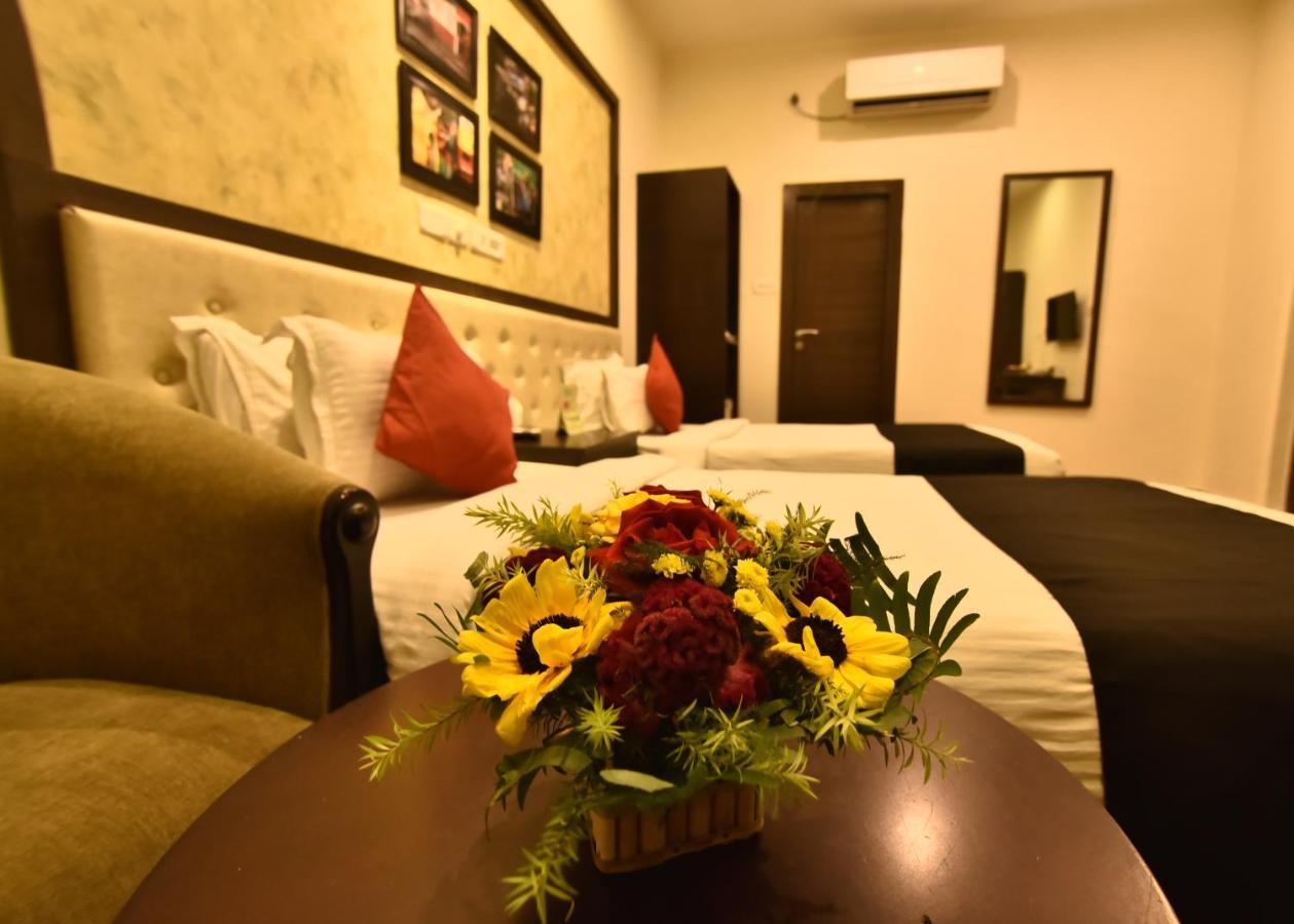 Casa Broadway-A Boutique Hotel 加尔各答 外观 照片