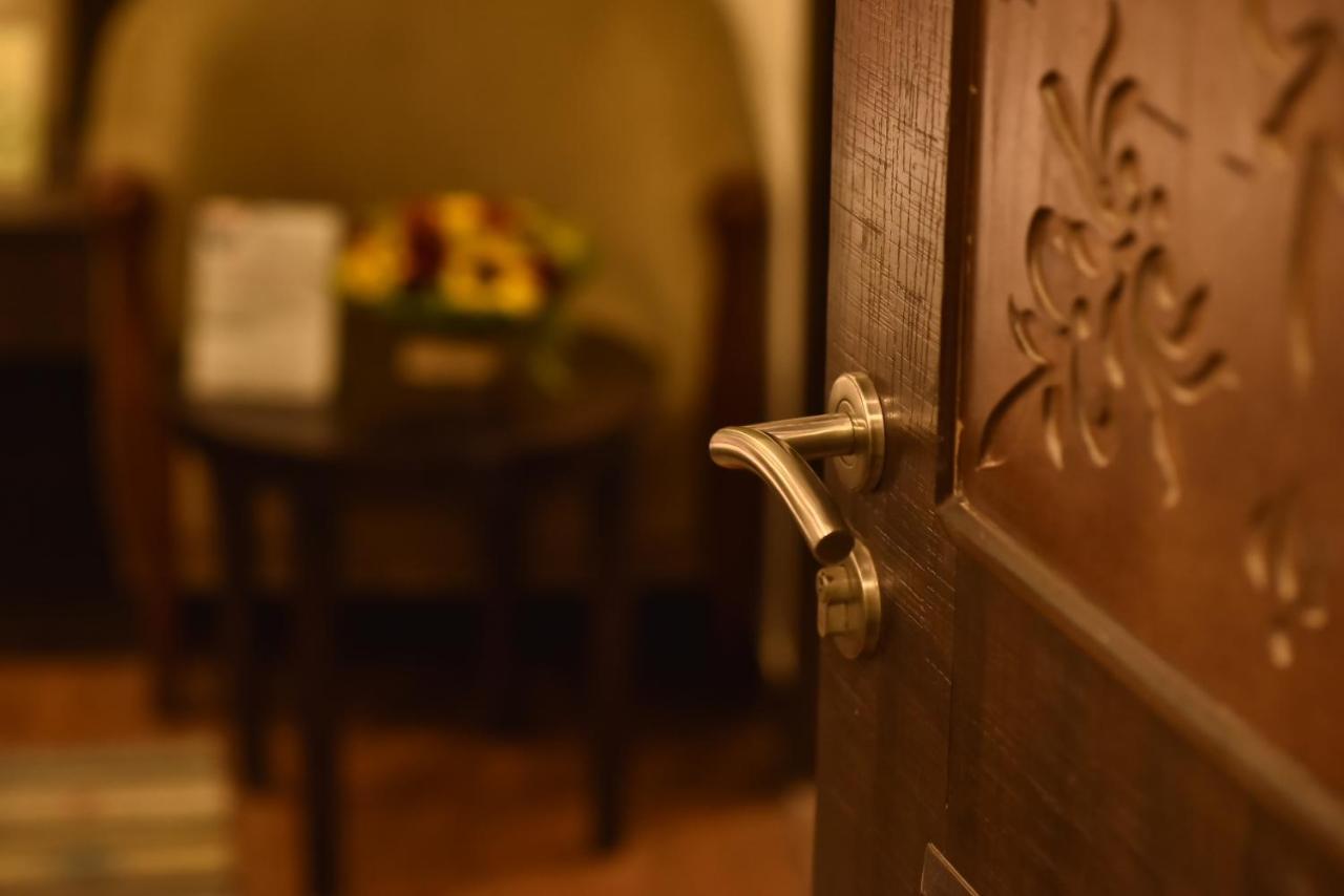 Casa Broadway-A Boutique Hotel 加尔各答 外观 照片