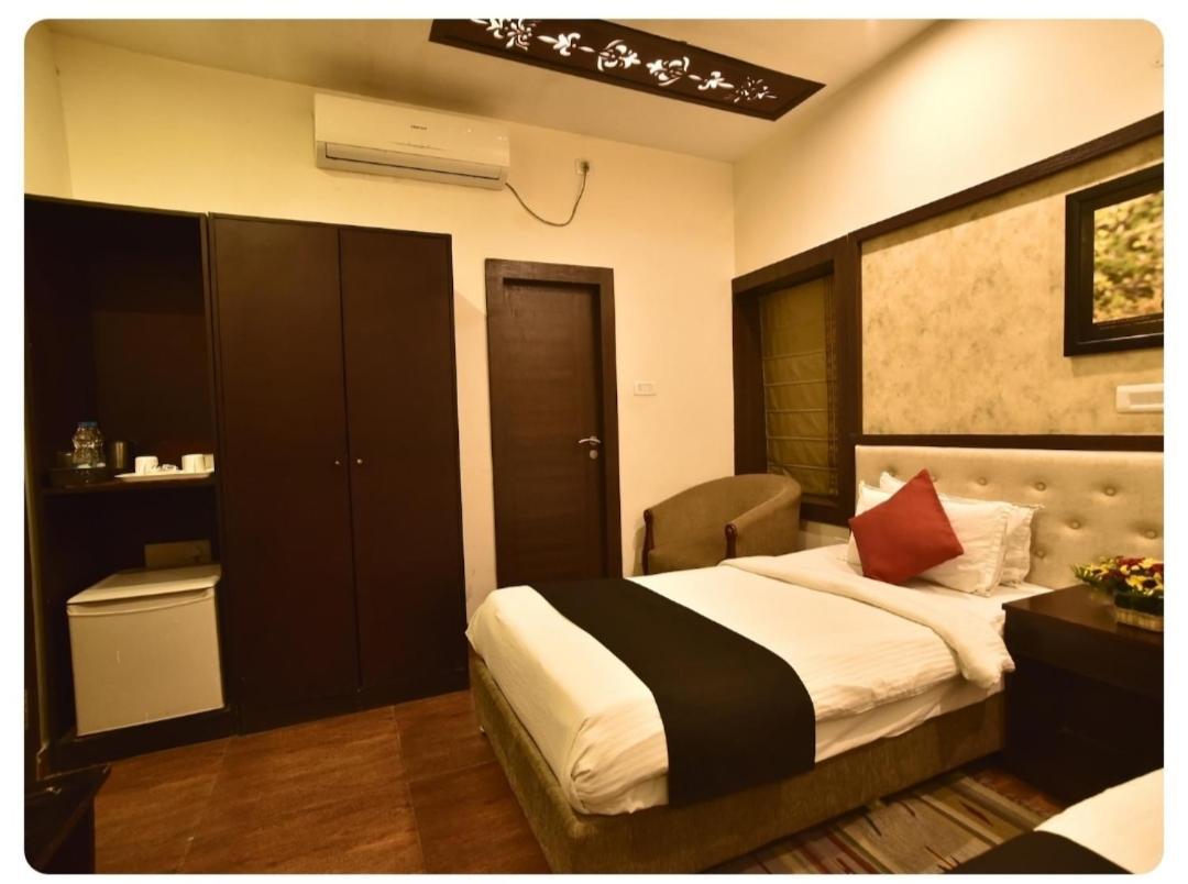 Casa Broadway-A Boutique Hotel 加尔各答 外观 照片
